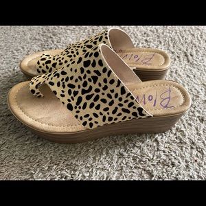 Womens size 8 blowfish Malibu sandals